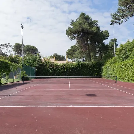 Guest house Tennis Club House *
